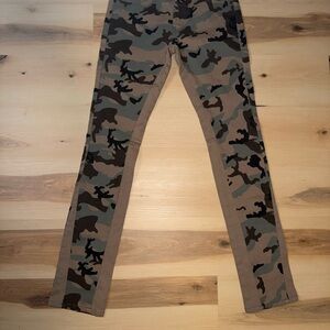 KDNK Camo Jeans